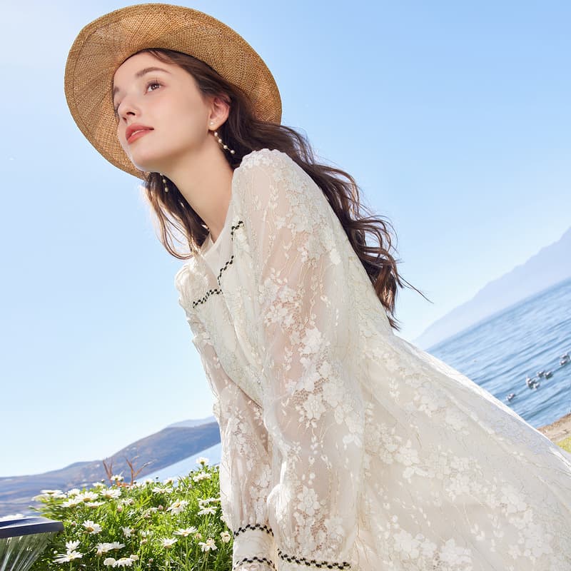 ロングワンピース レース ふんわり透かし花柄レースワンピース