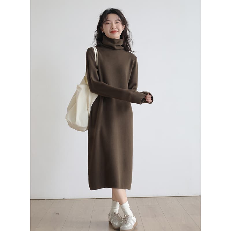 ロングワンピース タートルネックニットワンピース