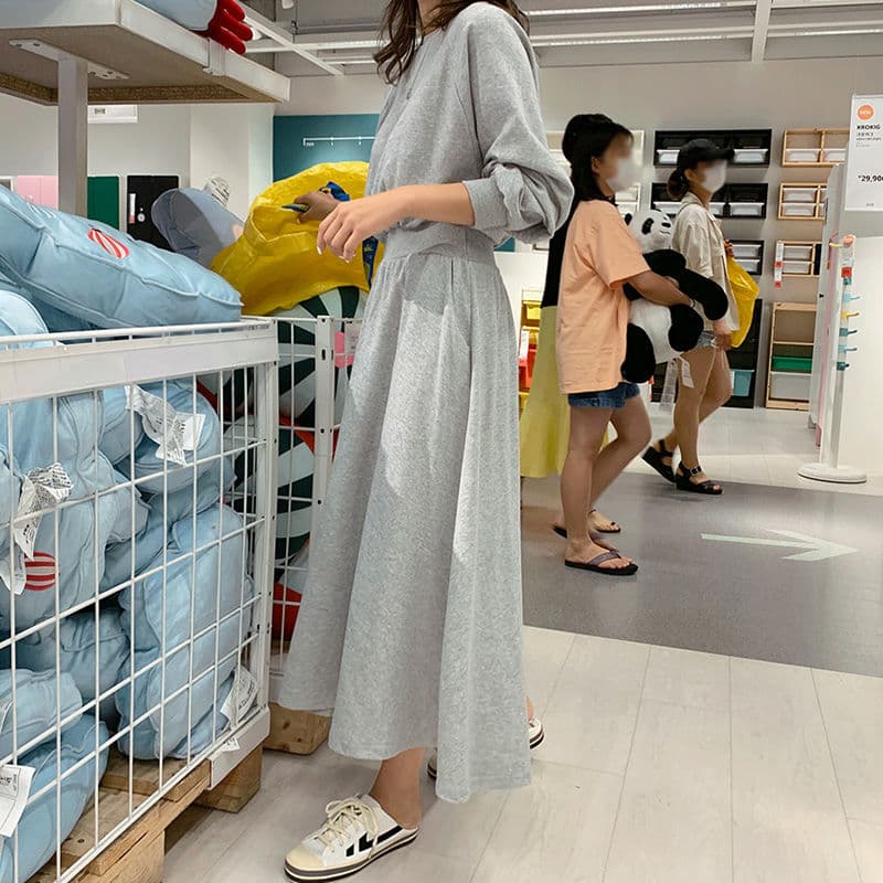 ロングワンピース 上品スウェットフレアロングワンピース