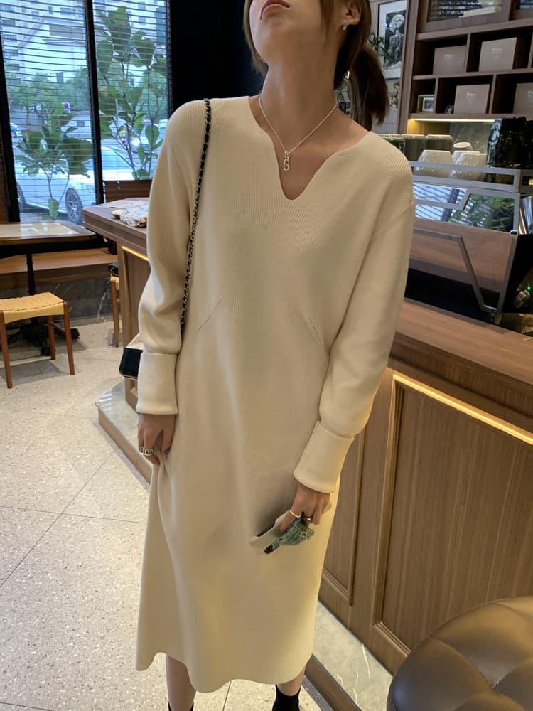 ロングワンピース 大人の雰囲気漂うリブ編みマキシワンピース