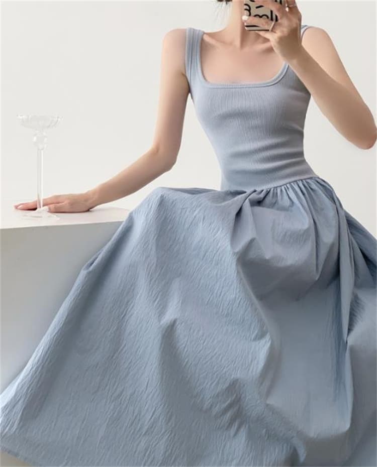 大人可愛い背中見せニットノースリーブロングワンピース