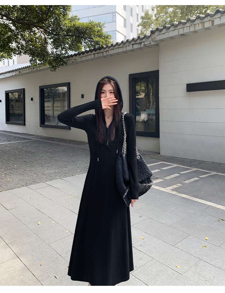 ロングワンピース すっきり着こなせるフード付きマキシ丈ワンピース