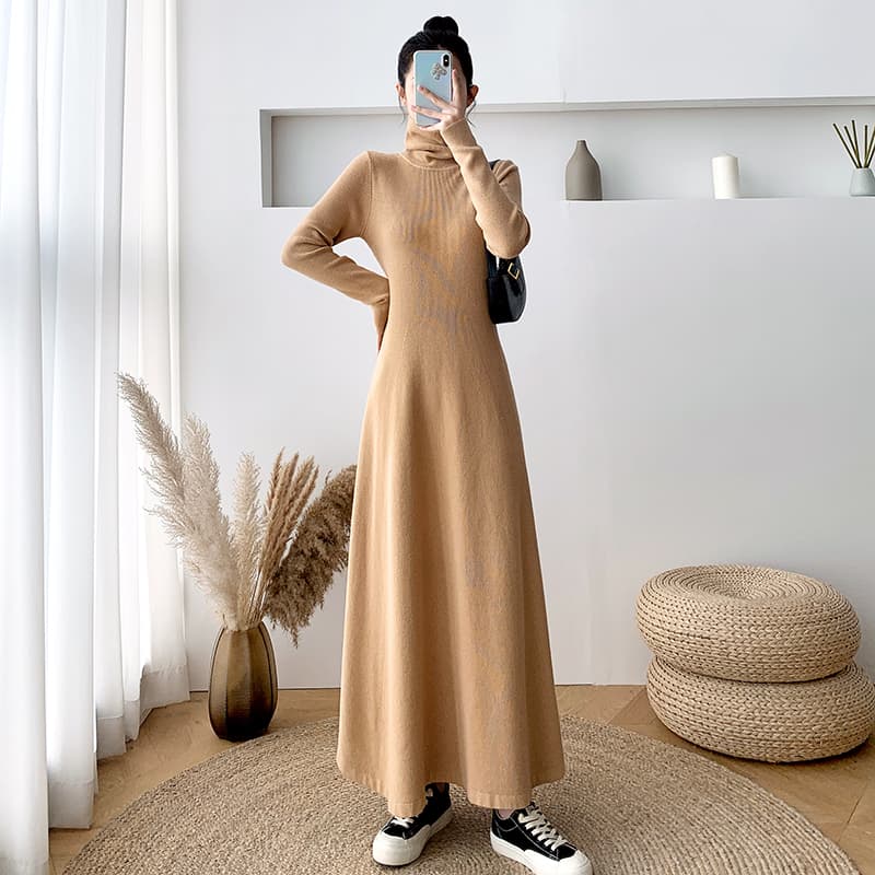 ロングワンピース タートルネック 上品ニット素材のタートルネックロングワンピース