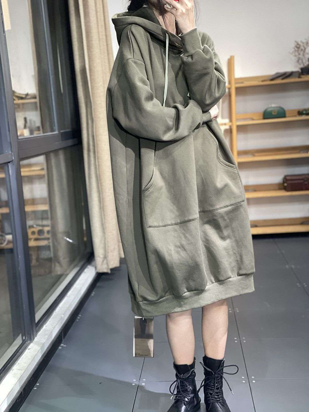 ロングワンピース ゆったりフードロングワンピース
