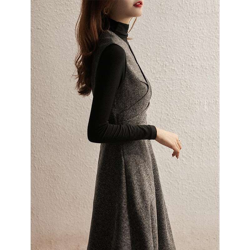 ロングワンピース 上品シルエット タートルネックレイヤード風ワンピース