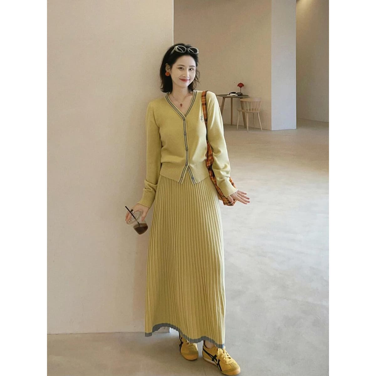 ロングワンピース ニット 優美プリーツニットロングワンピース