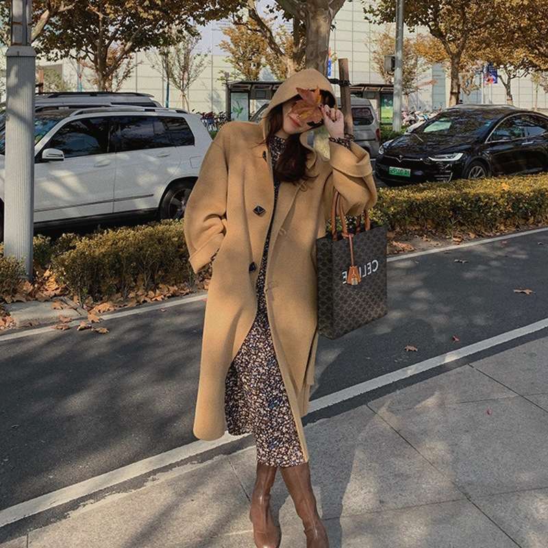 ロングワンピース 優美な小花柄フレアシルエットワンピース