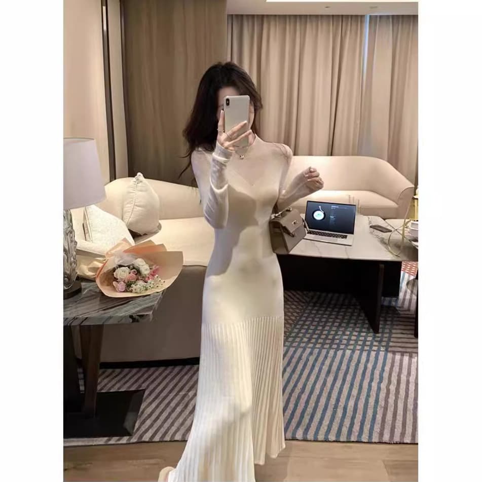 ロングワンピース ニュアンスプリーツニットワンピース