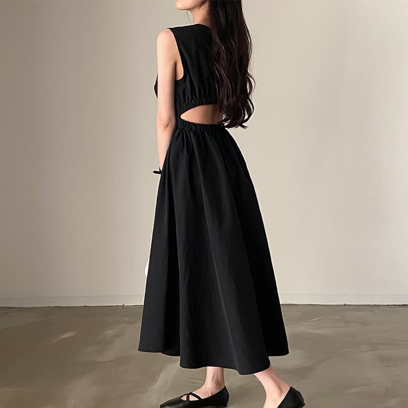 ロングワンピース 夏新作ノースリーブワンピース黒カットアウト