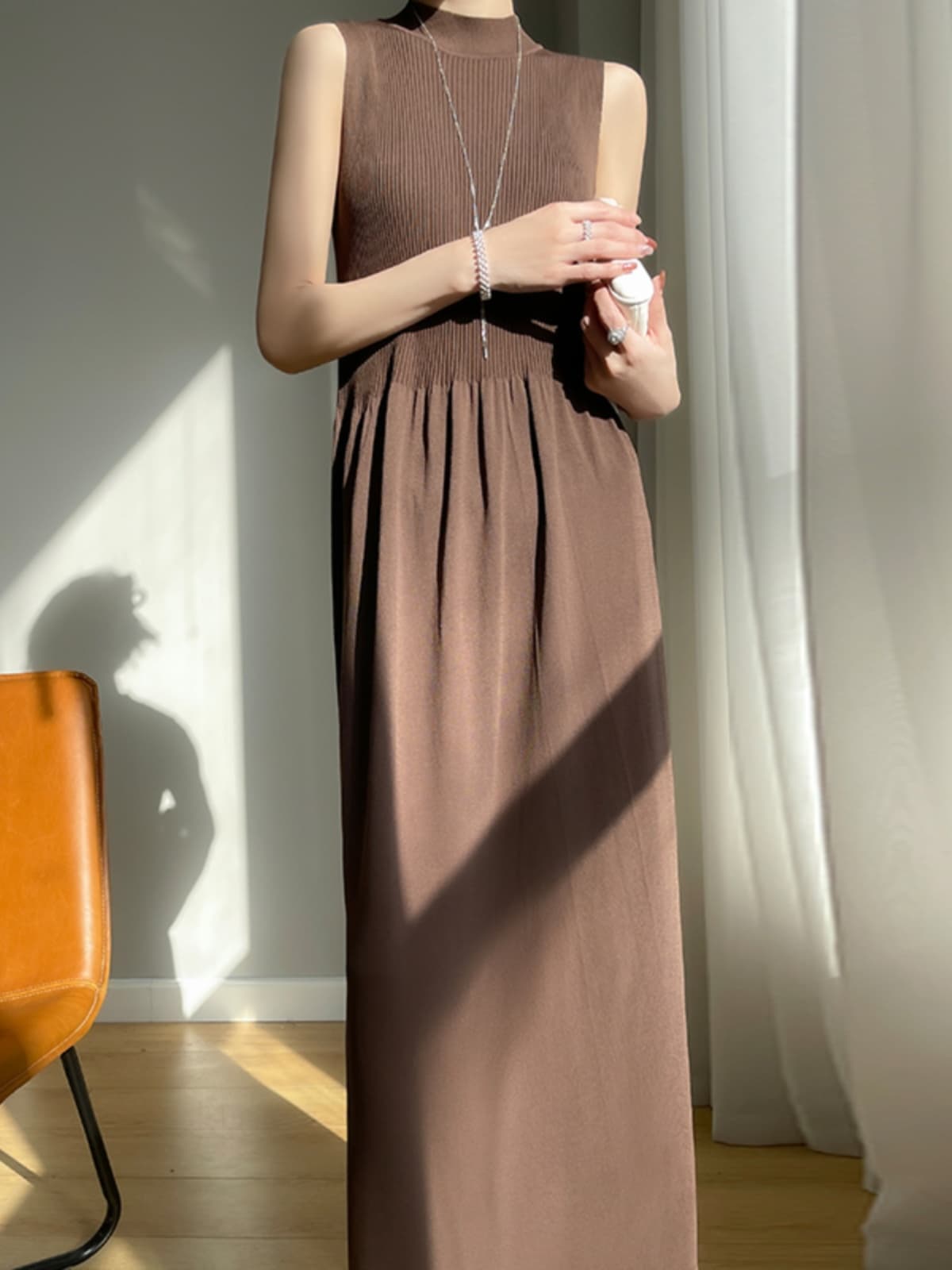 ロングワンピース タートルネック すっきり立ち姿ノースリーブマキシワンピース