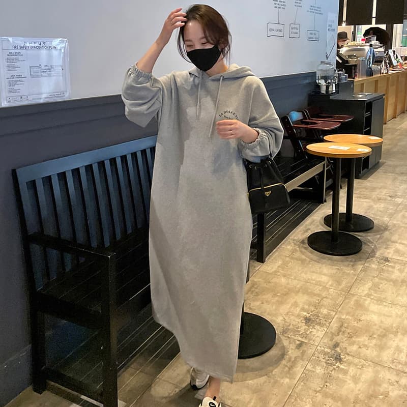ロングワンピース スウェット ゆったりフード付きロングワンピース