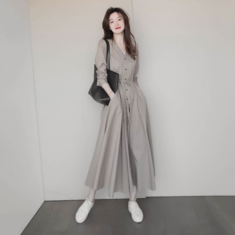 ロングワンピース きれいめマキシ丈ワンピース長袖ブイネック羽織りベージュ