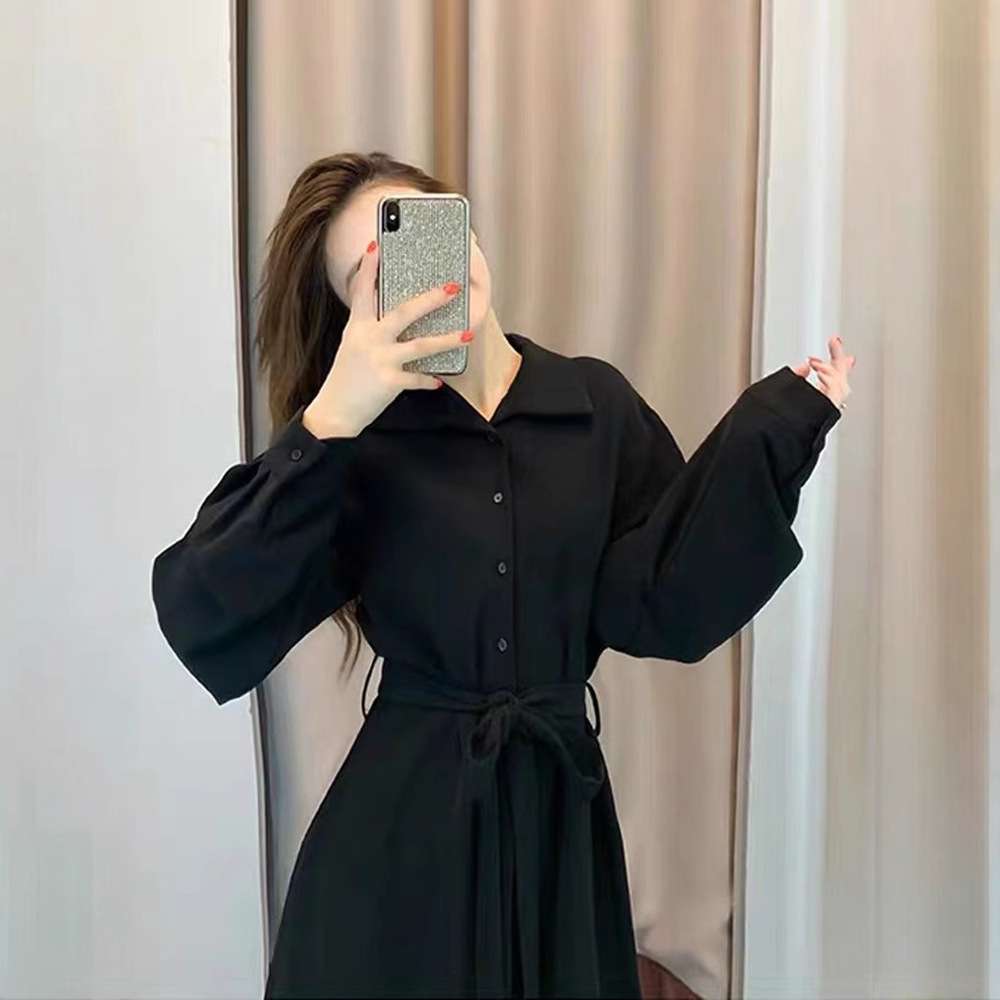 ロングワンピース ゆったりシルエット襟付きロングワンピース