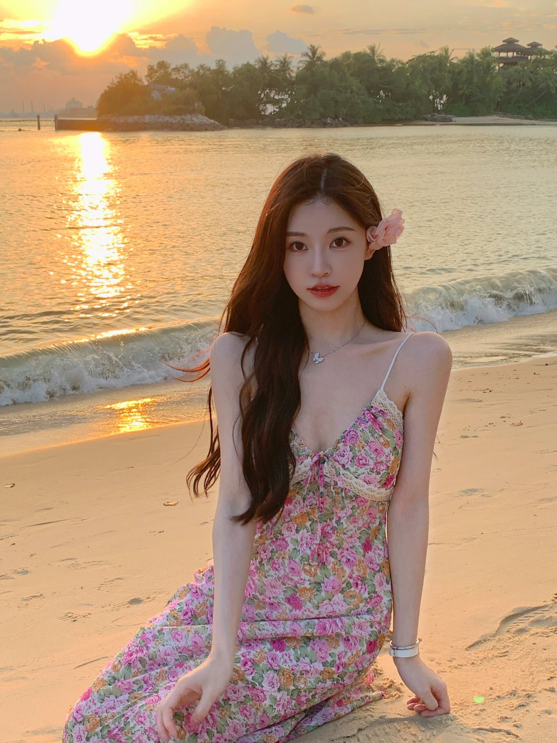 ロングワンピース 優美な花柄レースキャミワンピース