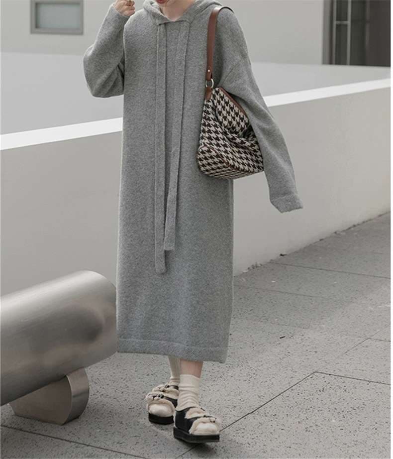 ロングワンピース ふんわりあったか フード紐付きニットワンピース