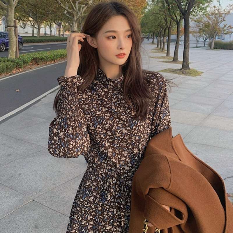 ロングワンピース 優美な小花柄フレアシルエットワンピース