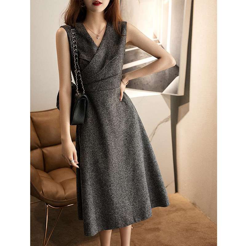 ロングワンピース 上品シルエット タートルネックレイヤード風ワンピース