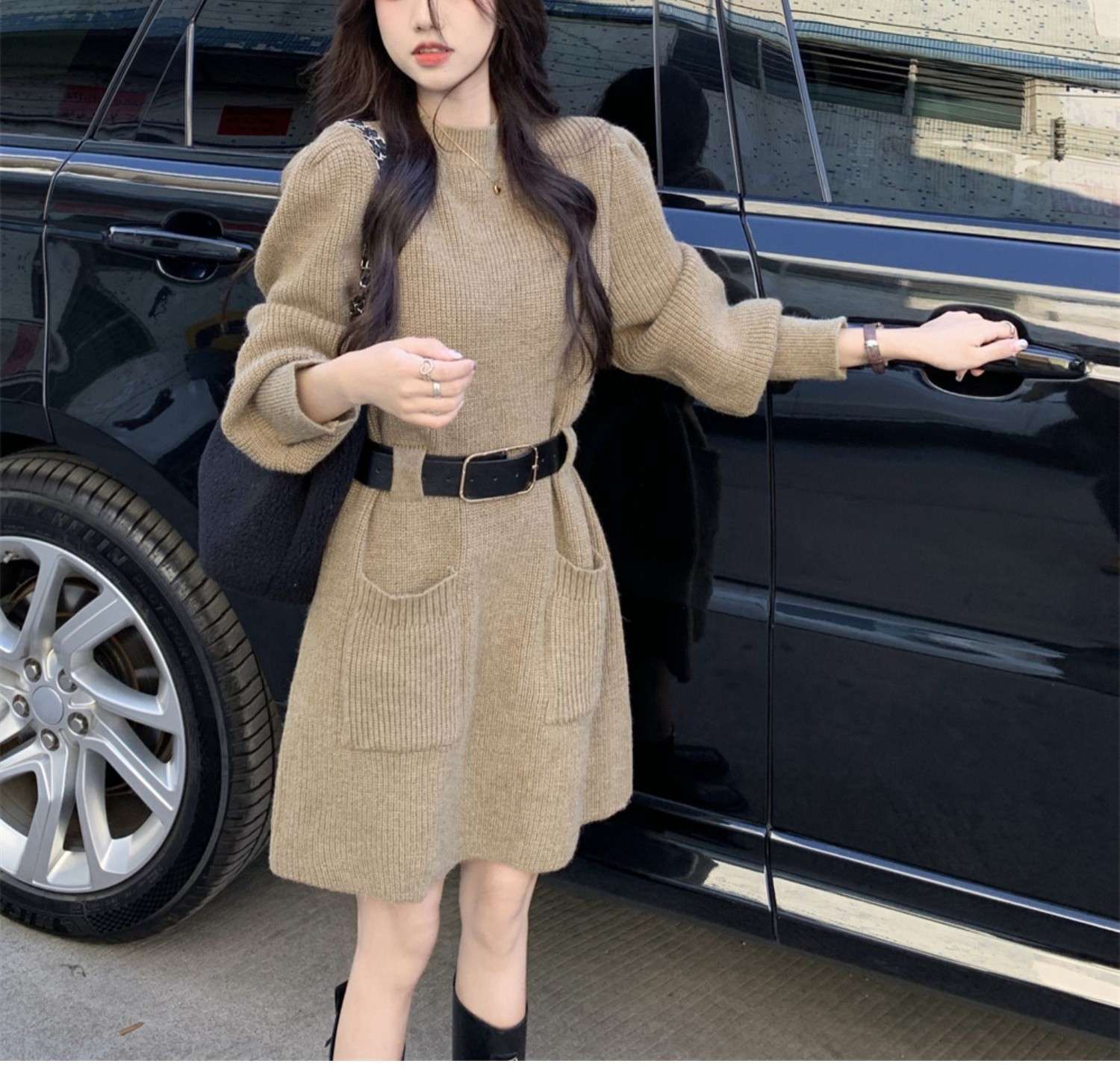 ロングワンピース ふんわり袖のベルト付きニットワンピース