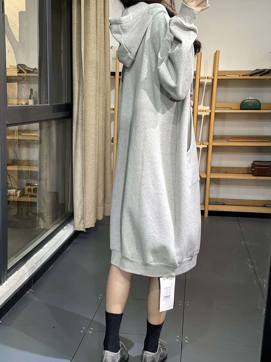 ロングワンピース ゆったりフードロングワンピース