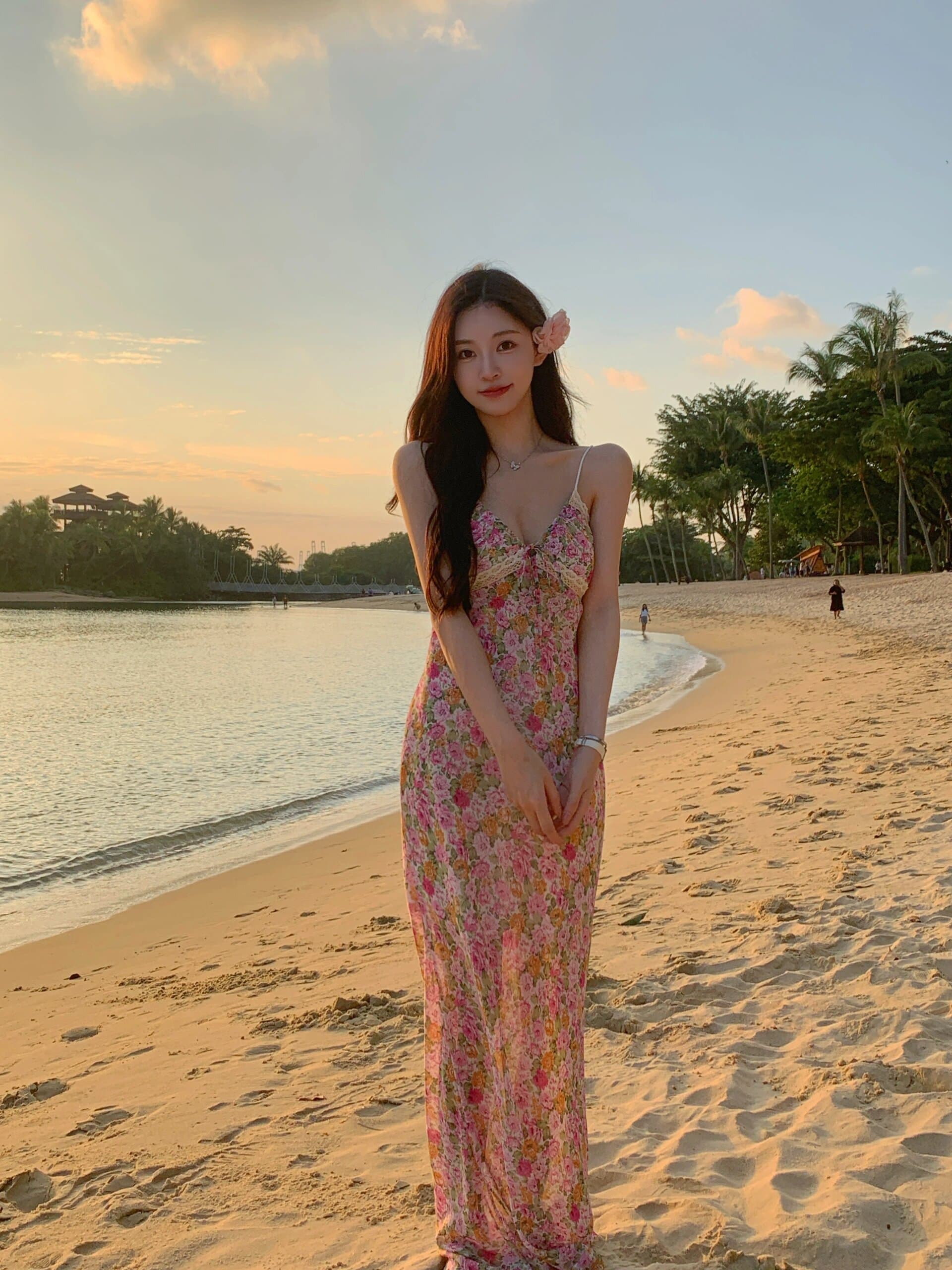 ロングワンピース 優美な花柄レースキャミワンピース