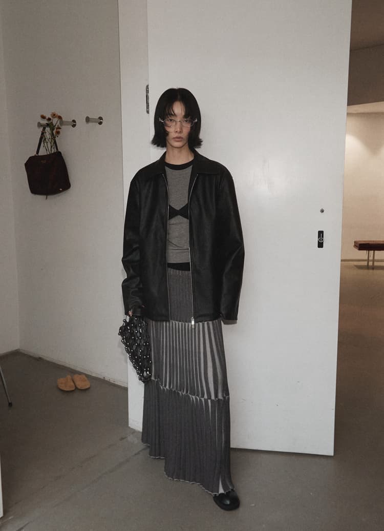 ロングワンピース 多段プリーツニットワンピース