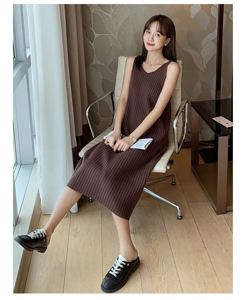 ロングワンピース しなやかリブ編みノースリーブワンピース