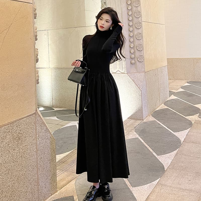 すっきりシルエット タートルネックロングワンピース