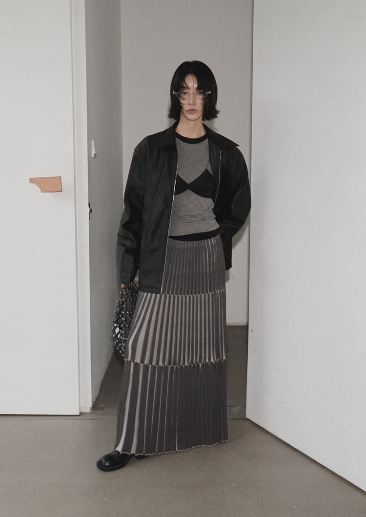 ロングワンピース 多段プリーツニットワンピース