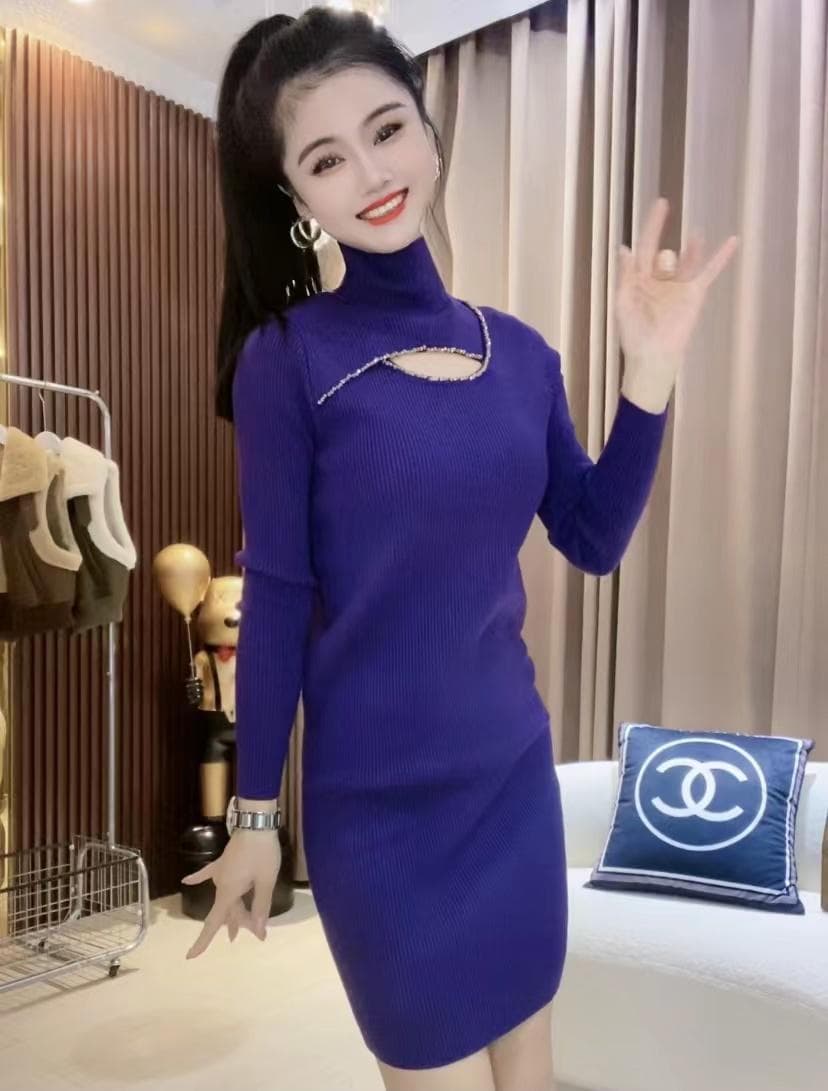 ロングワンピース ニット ビジュー装飾カットデザインニットワンピース