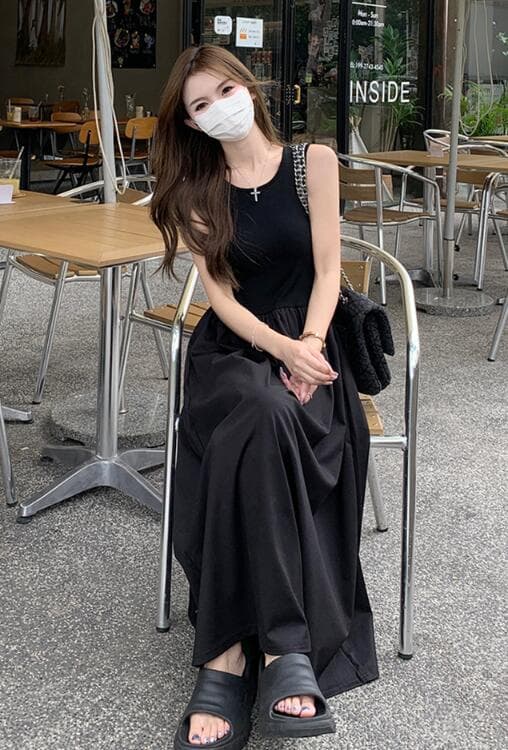 無地ノースリーブロングワンピース女性用