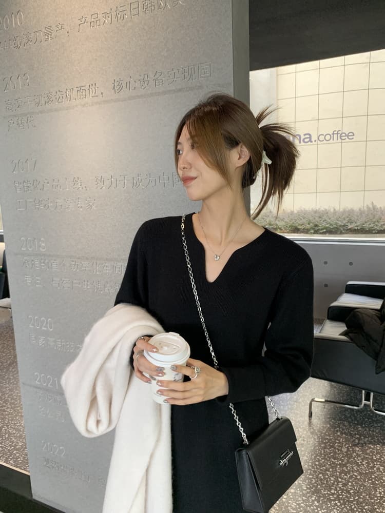 ロングワンピース 大人の雰囲気漂うリブ編みマキシワンピース