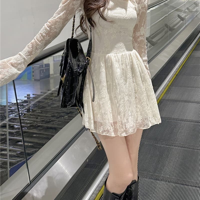 ロングワンピース レース花柄ボリューム袖ワンピース