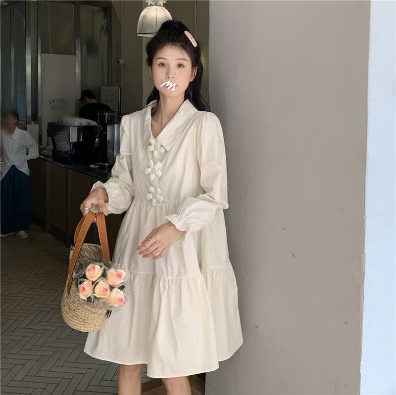 ロングワンピース シャツ 丸襟フラワーモチーフ付きティアードロングワンピース