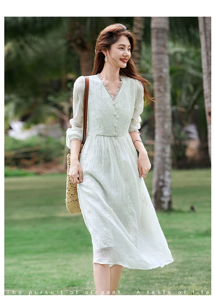 ロングワンピース レース 優美なレース刺繍入りワンピース