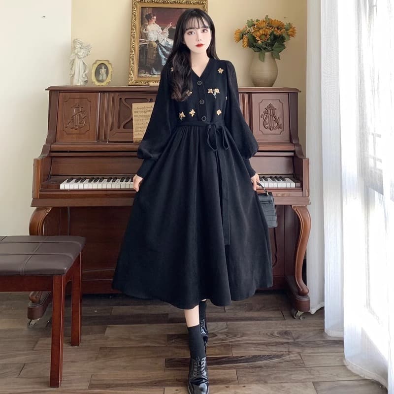 ロングワンピース 花刺繍ゆったりロマンティックワンピース