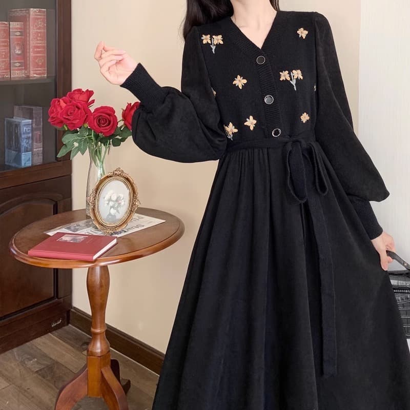 ロングワンピース 花刺繍ゆったりロマンティックワンピース