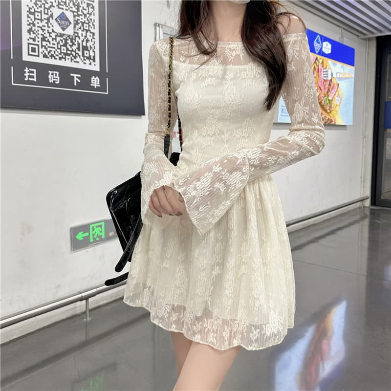 ロングワンピース レース花柄ボリューム袖ワンピース
