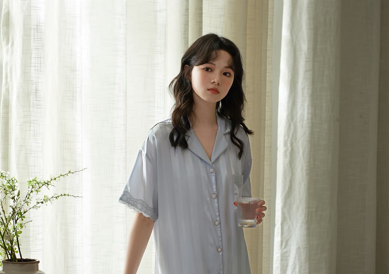ワンピース レース 優美なレース縁取りシャツワンピース